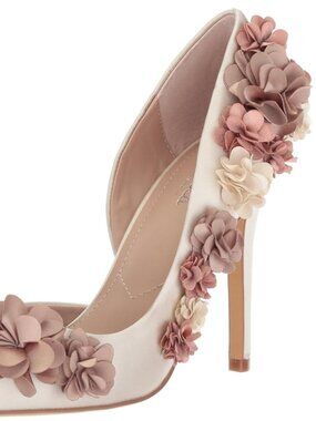 Gorgeous Charles by Charles David Pumps